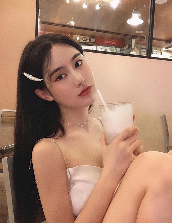 巴黎围经纪人微信